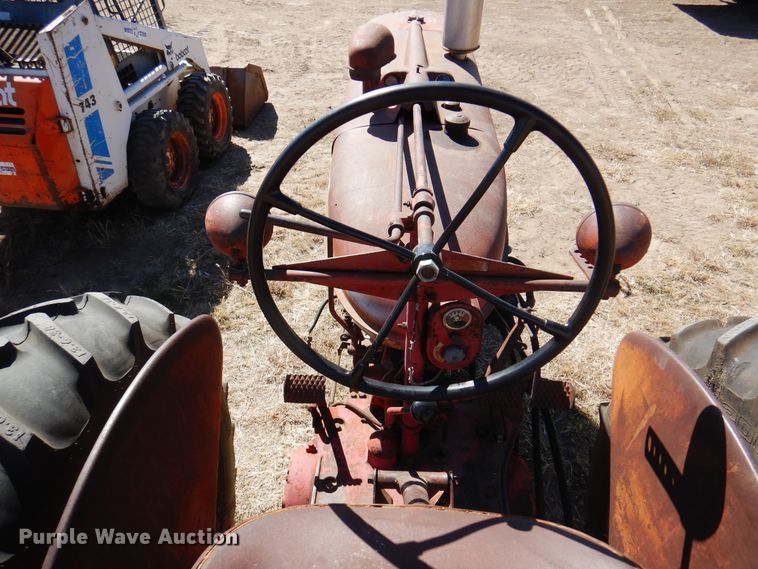 image for item DI5319 1952 Farmall Super MD  tractor