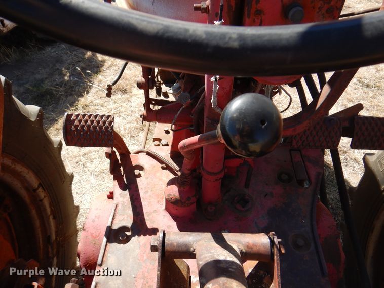 image for item DI5319 1952 Farmall Super MD  tractor