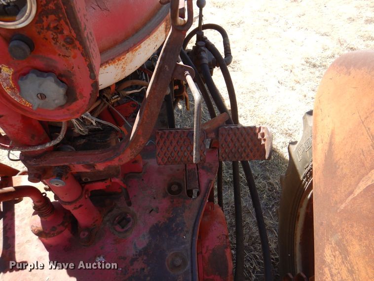 image for item DI5319 1952 Farmall Super MD  tractor