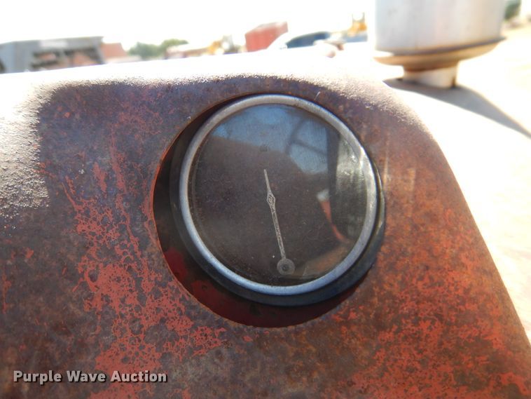 image for item DI5319 1952 Farmall Super MD  tractor