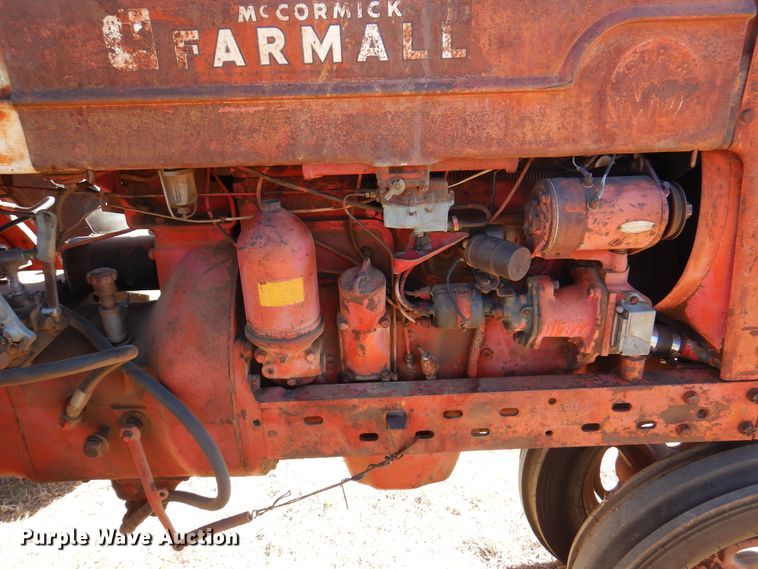 image for item DI5319 1952 Farmall Super MD  tractor