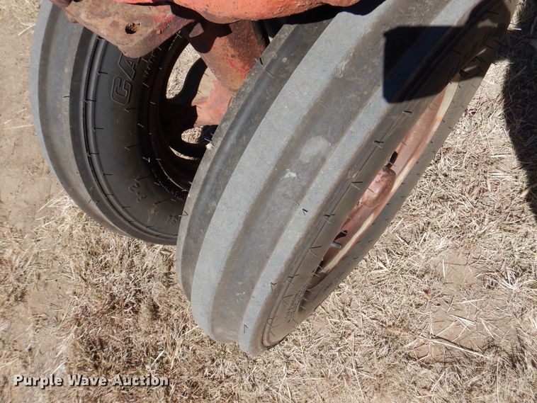 image for item DI5319 1952 Farmall Super MD  tractor