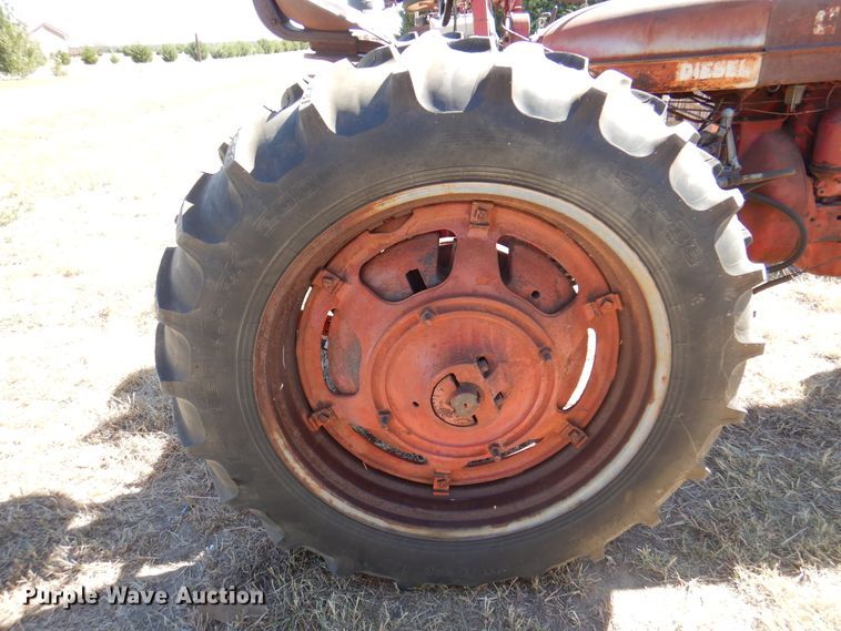 image for item DI5319 1952 Farmall Super MD  tractor