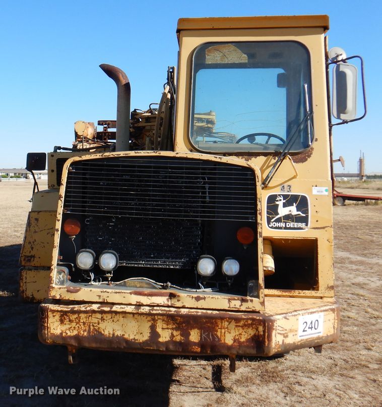 image for item DI5324 1995 John Deere 762B  elevating scraper