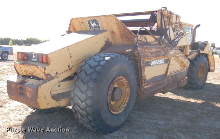 image for item DI5324 1995 John Deere 762B  elevating scraper