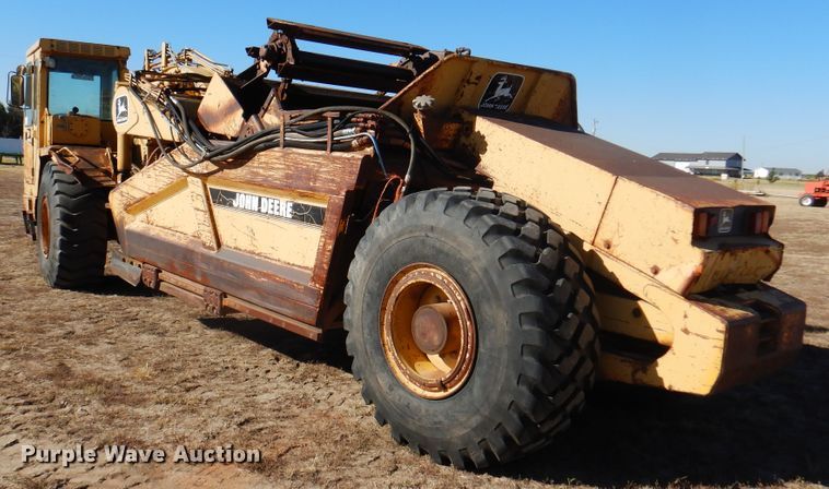 image for item DI5324 1995 John Deere 762B  elevating scraper