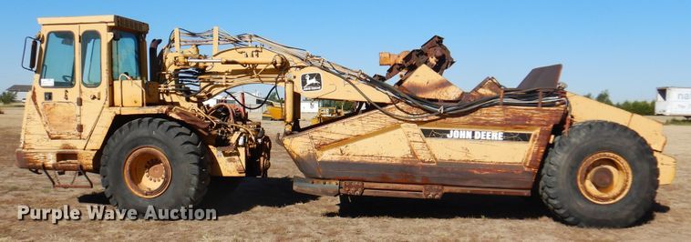 image for item DI5324 1995 John Deere 762B  elevating scraper