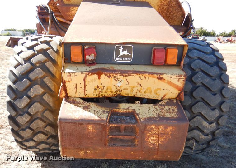 image for item DI5324 1995 John Deere 762B  elevating scraper