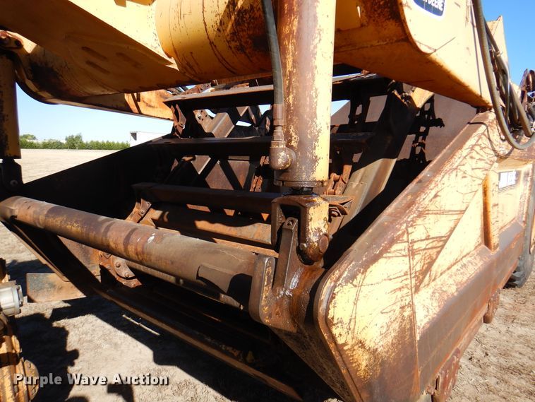 image for item DI5324 1995 John Deere 762B  elevating scraper