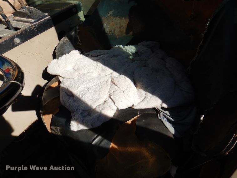 image for item DI5324 1995 John Deere 762B  elevating scraper