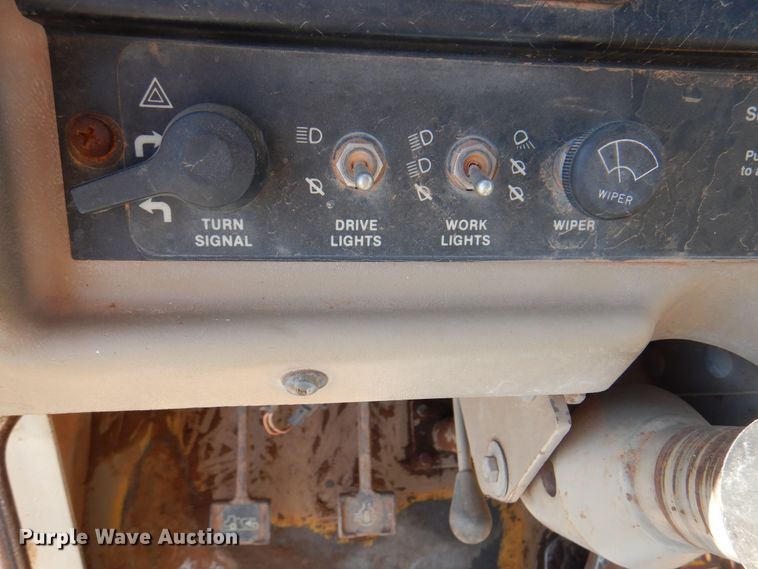 image for item DI5324 1995 John Deere 762B  elevating scraper