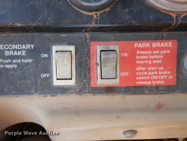 image for item DI5324 1995 John Deere 762B  elevating scraper