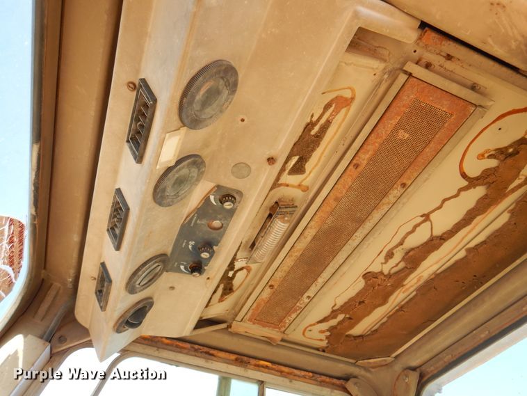 image for item DI5324 1995 John Deere 762B  elevating scraper