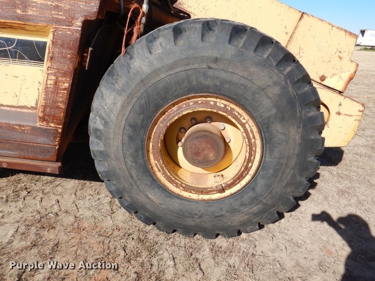 image for item DI5324 1995 John Deere 762B  elevating scraper