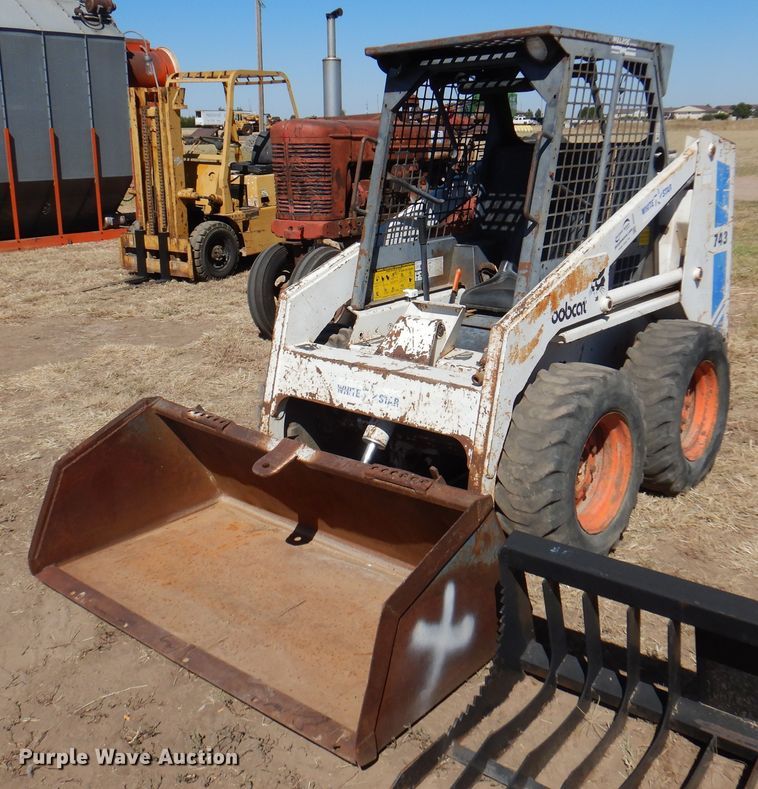 image for item DI5326 1988 Bobcat 743  skid steer loader