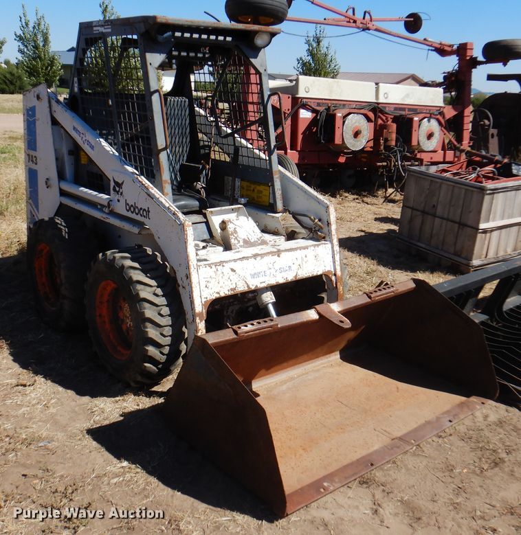 image for item DI5326 1988 Bobcat 743  skid steer loader