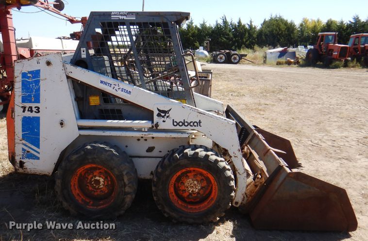 image for item DI5326 1988 Bobcat 743  skid steer loader