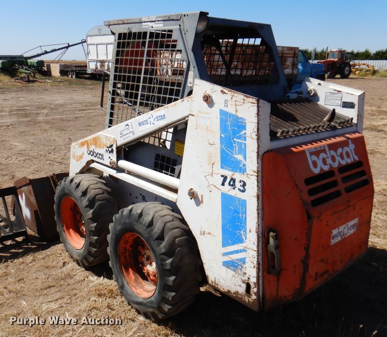 image for item DI5326 1988 Bobcat 743  skid steer loader