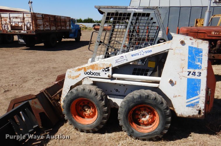 image for item DI5326 1988 Bobcat 743  skid steer loader