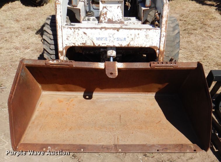 image for item DI5326 1988 Bobcat 743  skid steer loader