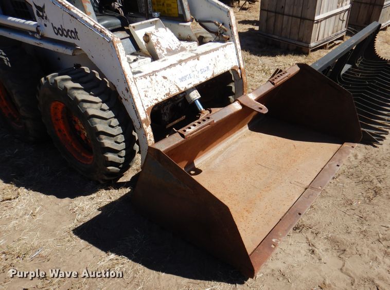 image for item DI5326 1988 Bobcat 743  skid steer loader