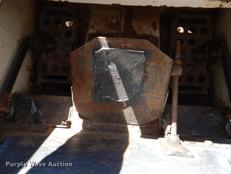 image for item DI5326 1988 Bobcat 743  skid steer loader