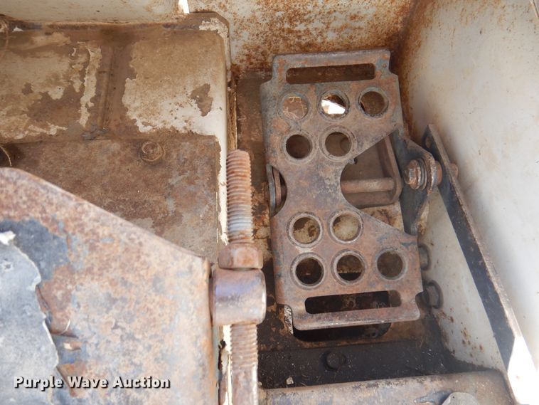 image for item DI5326 1988 Bobcat 743  skid steer loader