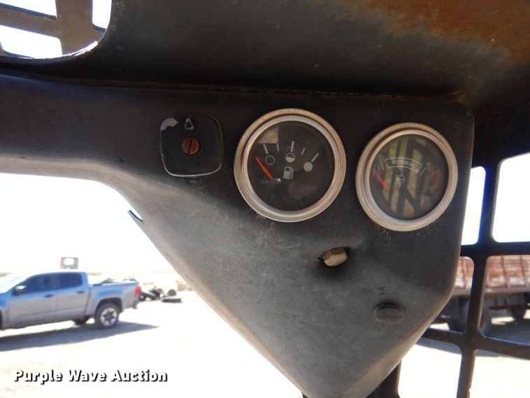 image for item DI5326 1988 Bobcat 743  skid steer loader