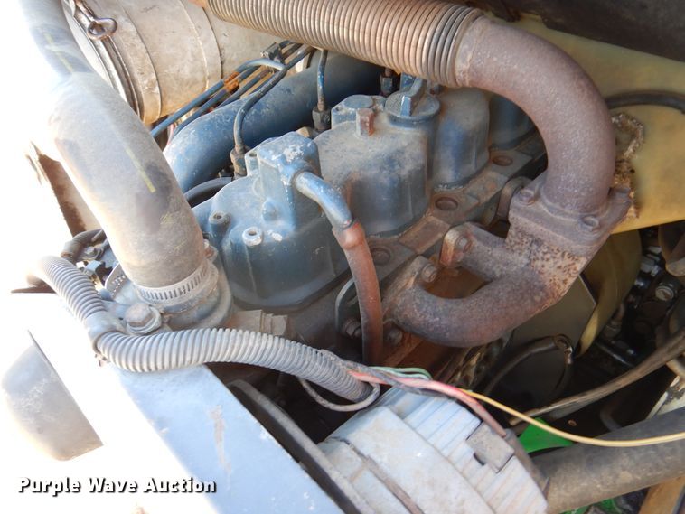 image for item DI5326 1988 Bobcat 743  skid steer loader