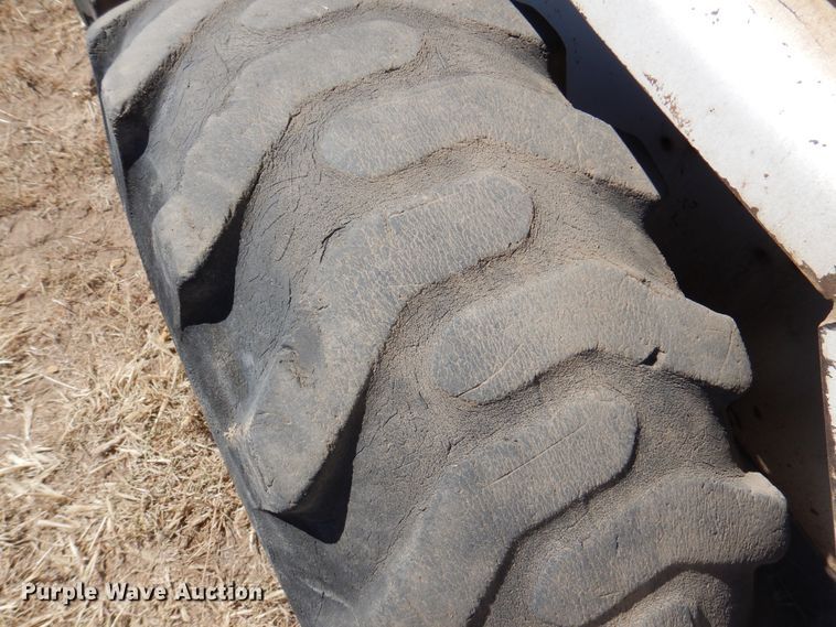 image for item DI5326 1988 Bobcat 743  skid steer loader