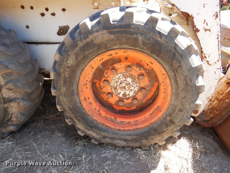 image for item DI5326 1988 Bobcat 743  skid steer loader