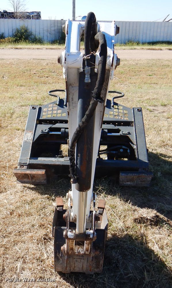 image for item DI5327 Bobcat 607  skid steer backhoe