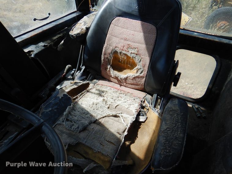 image for item DI5330 Allis Chalmers 7050  tractor