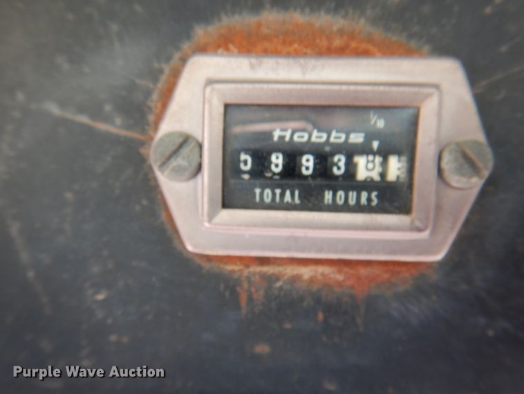 image for item DI5330 Allis Chalmers 7050  tractor