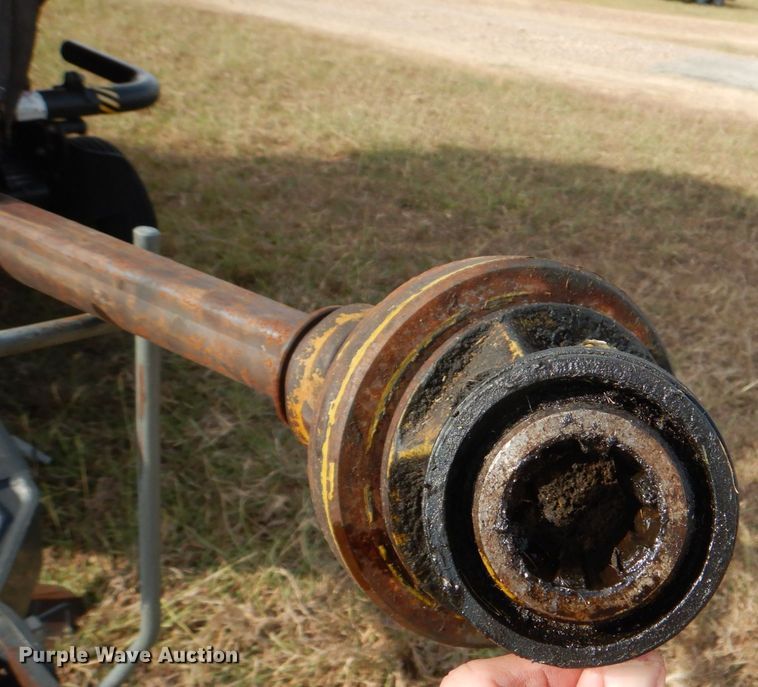 image for item DJ0796 2015 Kubota BV4160 F  round baler