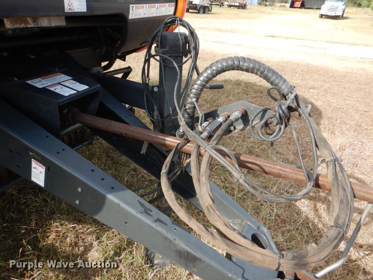 image for item DJ0796 2015 Kubota BV4160 F  round baler