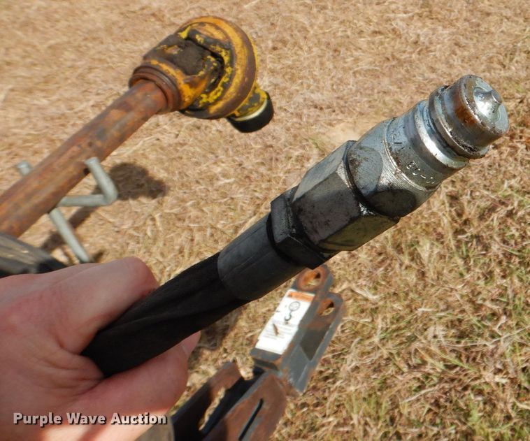 image for item DJ0796 2015 Kubota BV4160 F  round baler