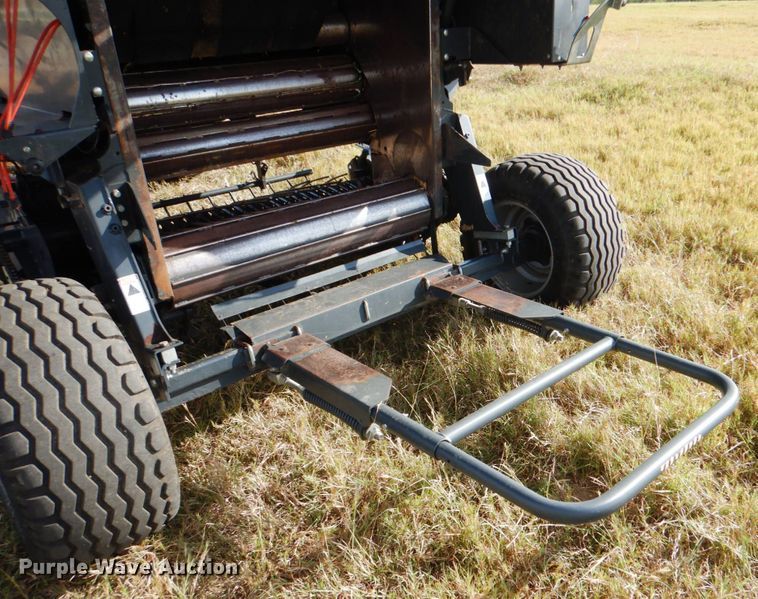 image for item DJ0796 2015 Kubota BV4160 F  round baler