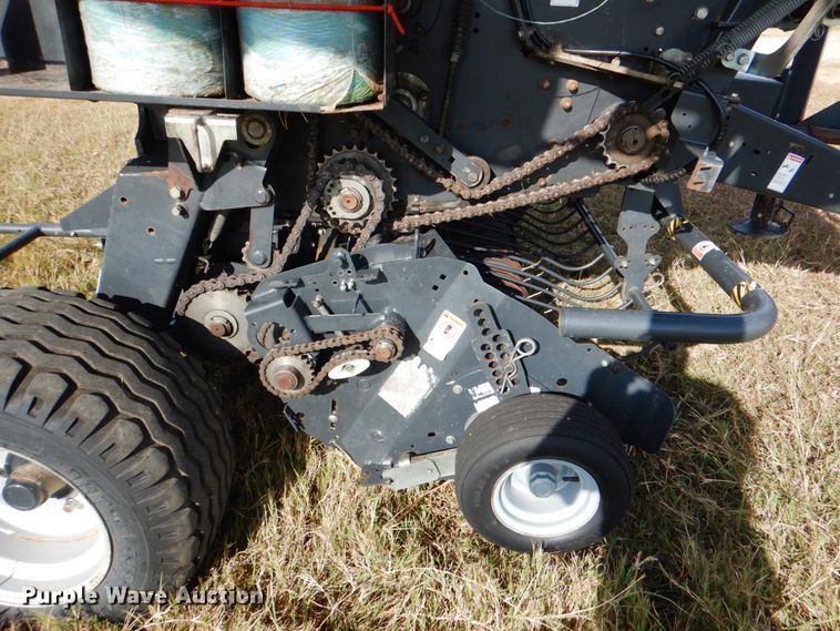 image for item DJ0796 2015 Kubota BV4160 F  round baler