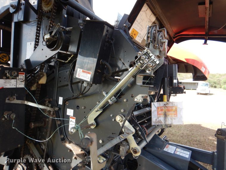 image for item DJ0796 2015 Kubota BV4160 F  round baler