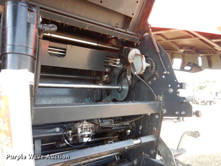 image for item DJ0796 2015 Kubota BV4160 F  round baler