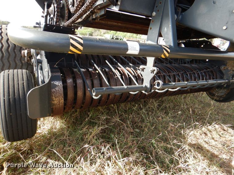 image for item DJ0796 2015 Kubota BV4160 F  round baler