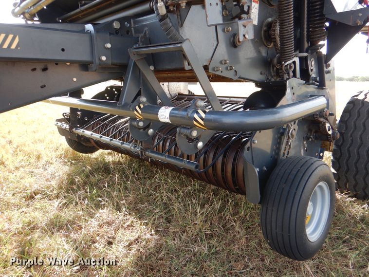 image for item DJ0796 2015 Kubota BV4160 F  round baler