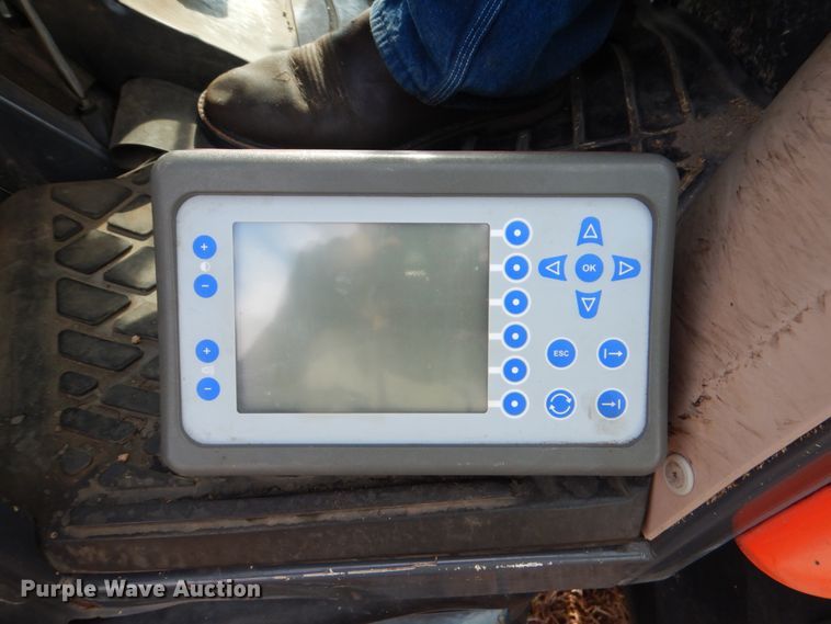 image for item DJ0796 2015 Kubota BV4160 F  round baler