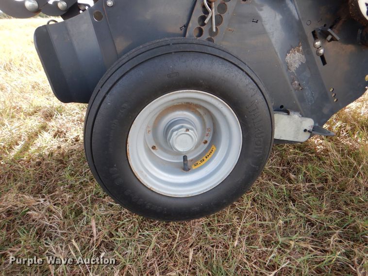 image for item DJ0796 2015 Kubota BV4160 F  round baler