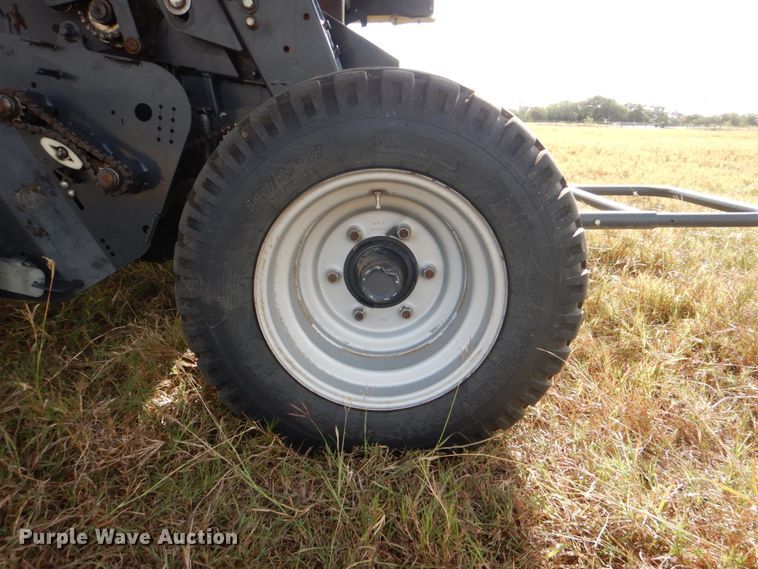 image for item DJ0796 2015 Kubota BV4160 F  round baler