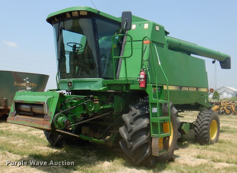 image for item DK2317 1993 John Deere 9500  combine
