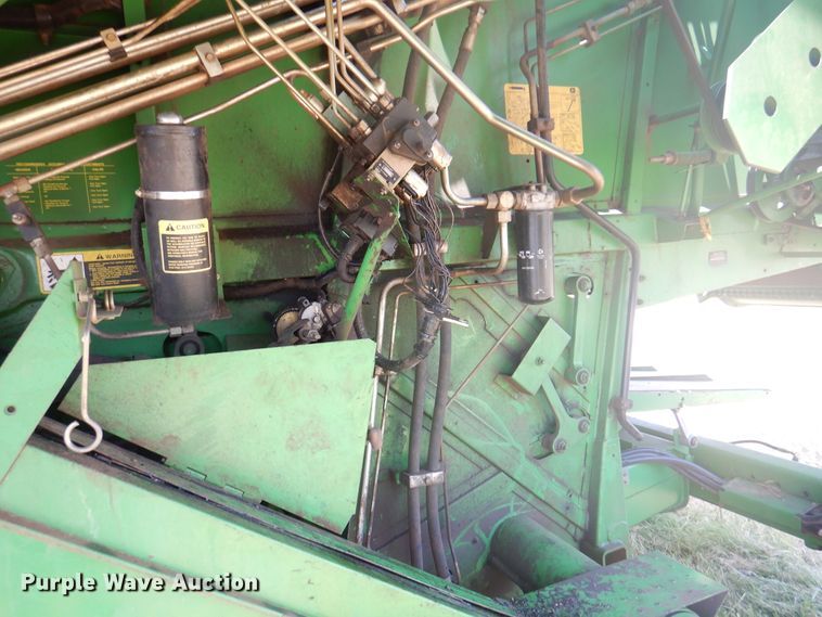 image for item DK2317 1993 John Deere 9500  combine