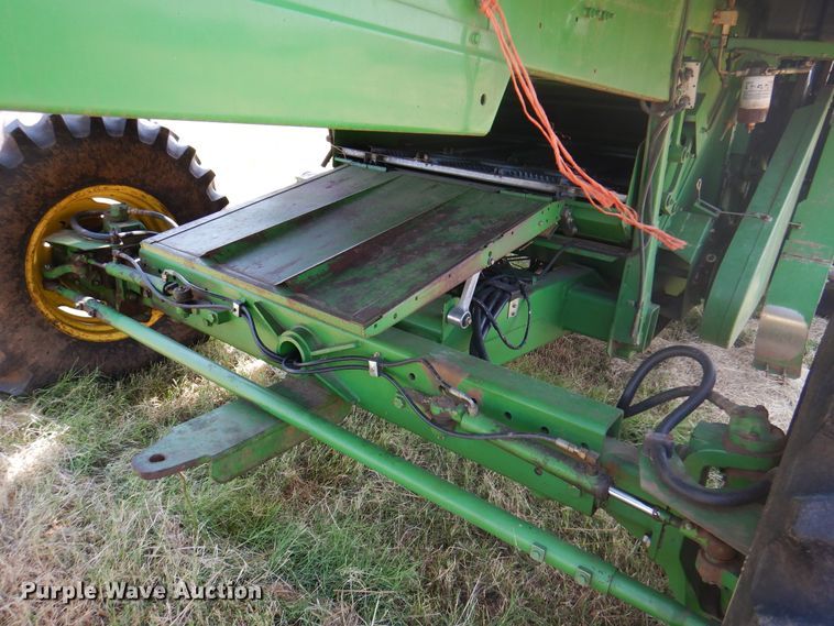 image for item DK2317 1993 John Deere 9500  combine