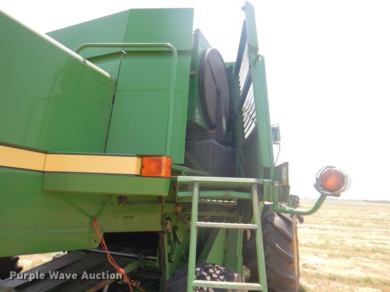 image for item DK2317 1993 John Deere 9500  combine
